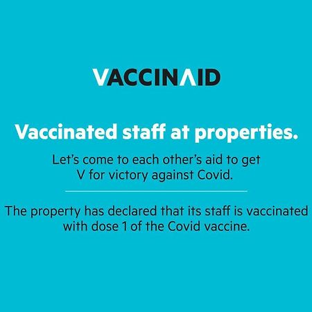 Vaccinated Staff - Oyo 15973 F Square Hotel Kochi Buitenkant foto