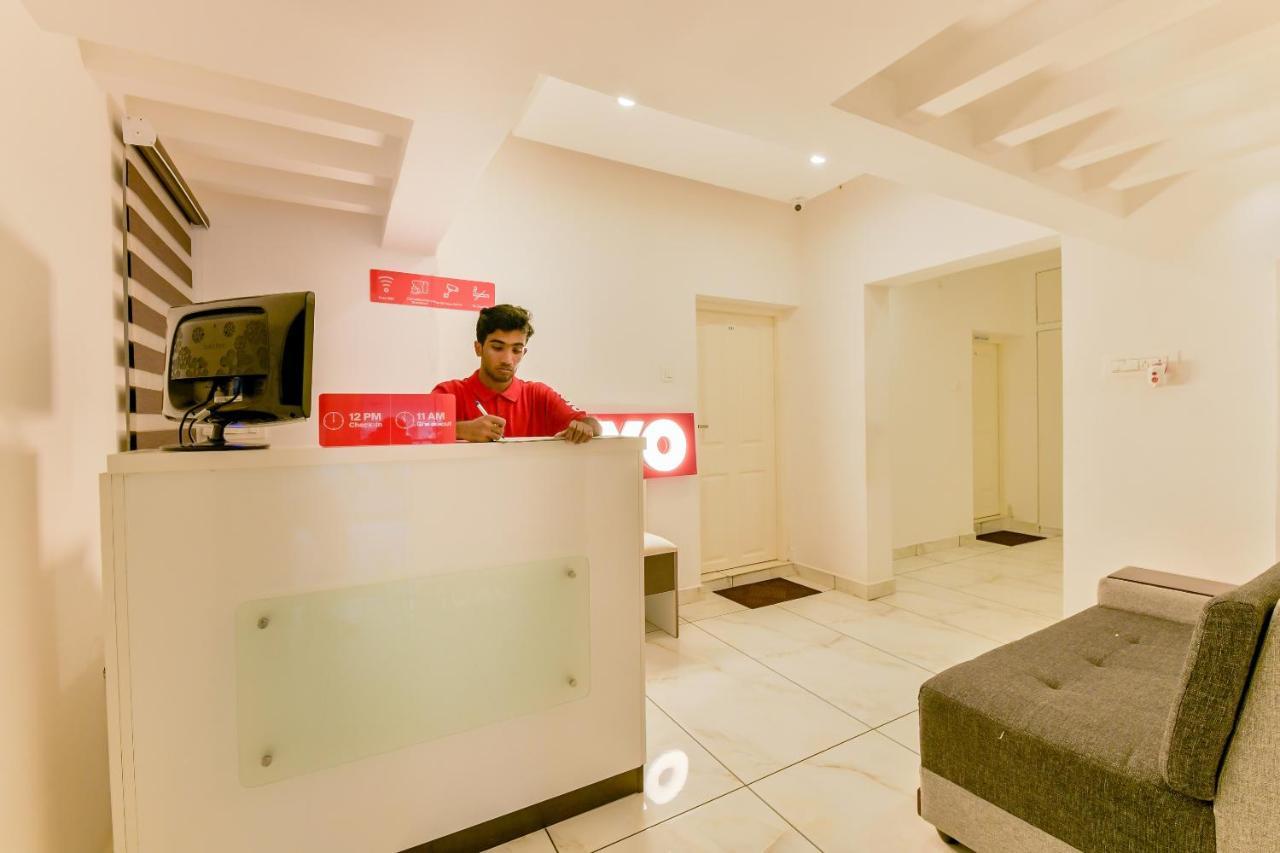 Vaccinated Staff - Oyo 15973 F Square Hotel Kochi Buitenkant foto