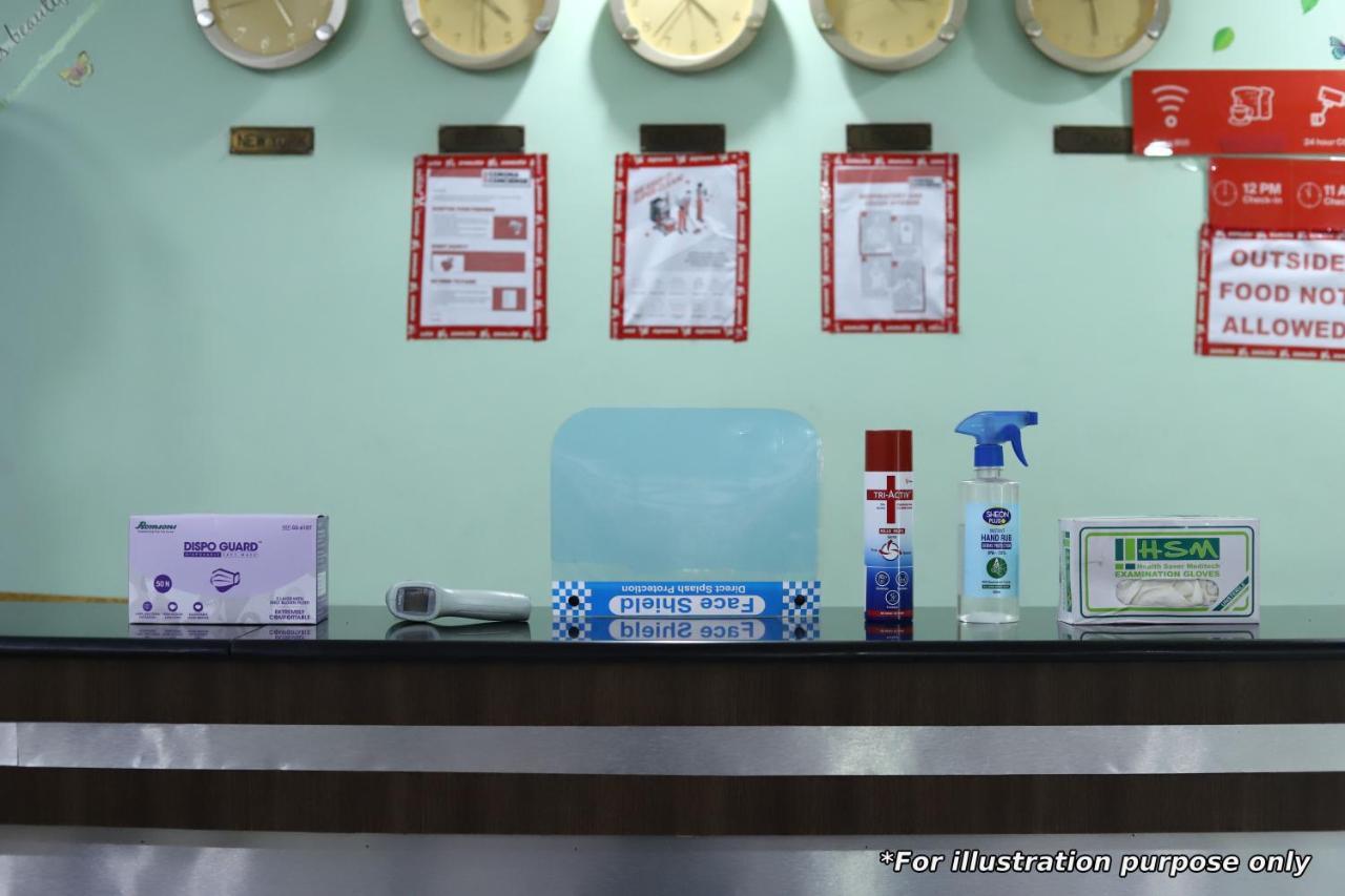 Vaccinated Staff - Oyo 15973 F Square Hotel Kochi Buitenkant foto